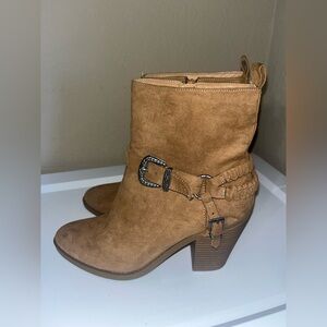 UNIONBAY size 9.5 NWOT 2017 Kansas style zip up buckle detail western bootie